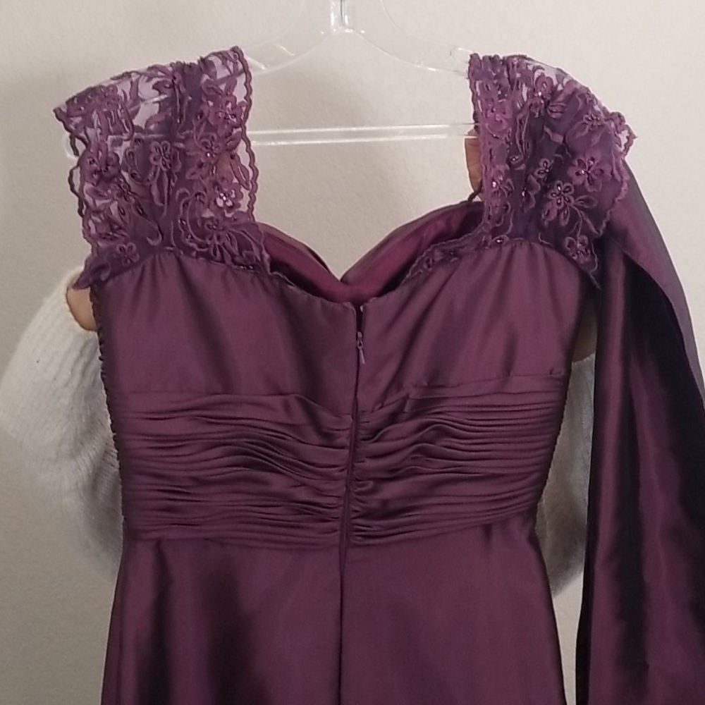 dresses - Picture 2 of 6